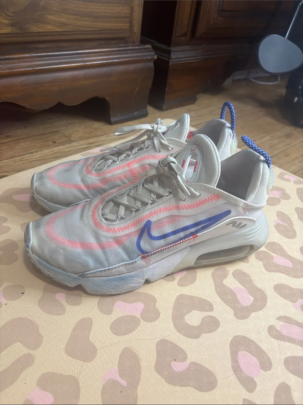 Nike Men’s Sneakers — Light Gray with Pink and Blue Accents